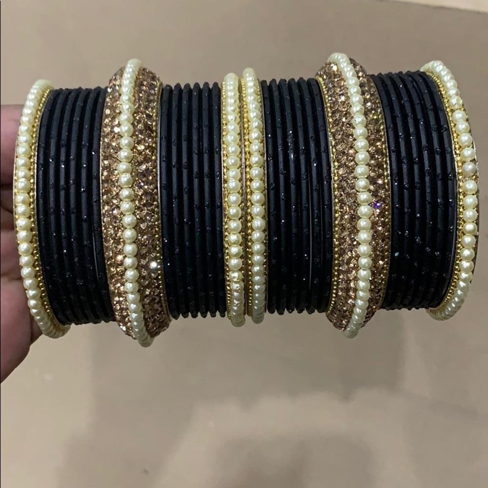 black bangles - Picture 4 of 4